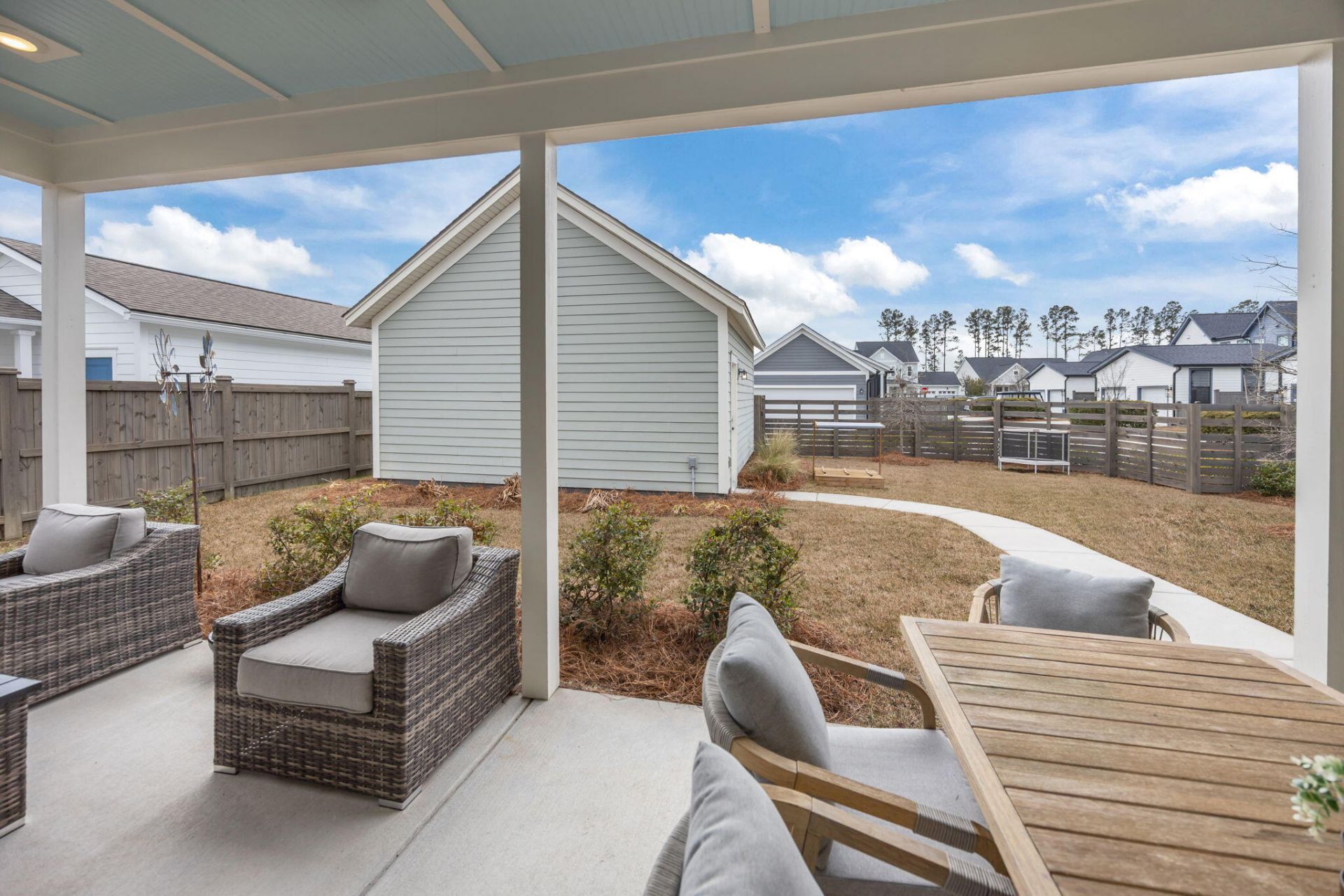 643 Blueway Avenue Photo 48