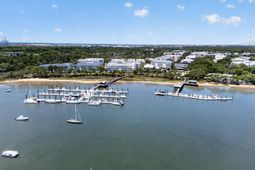 301 Longshore Street photo 4