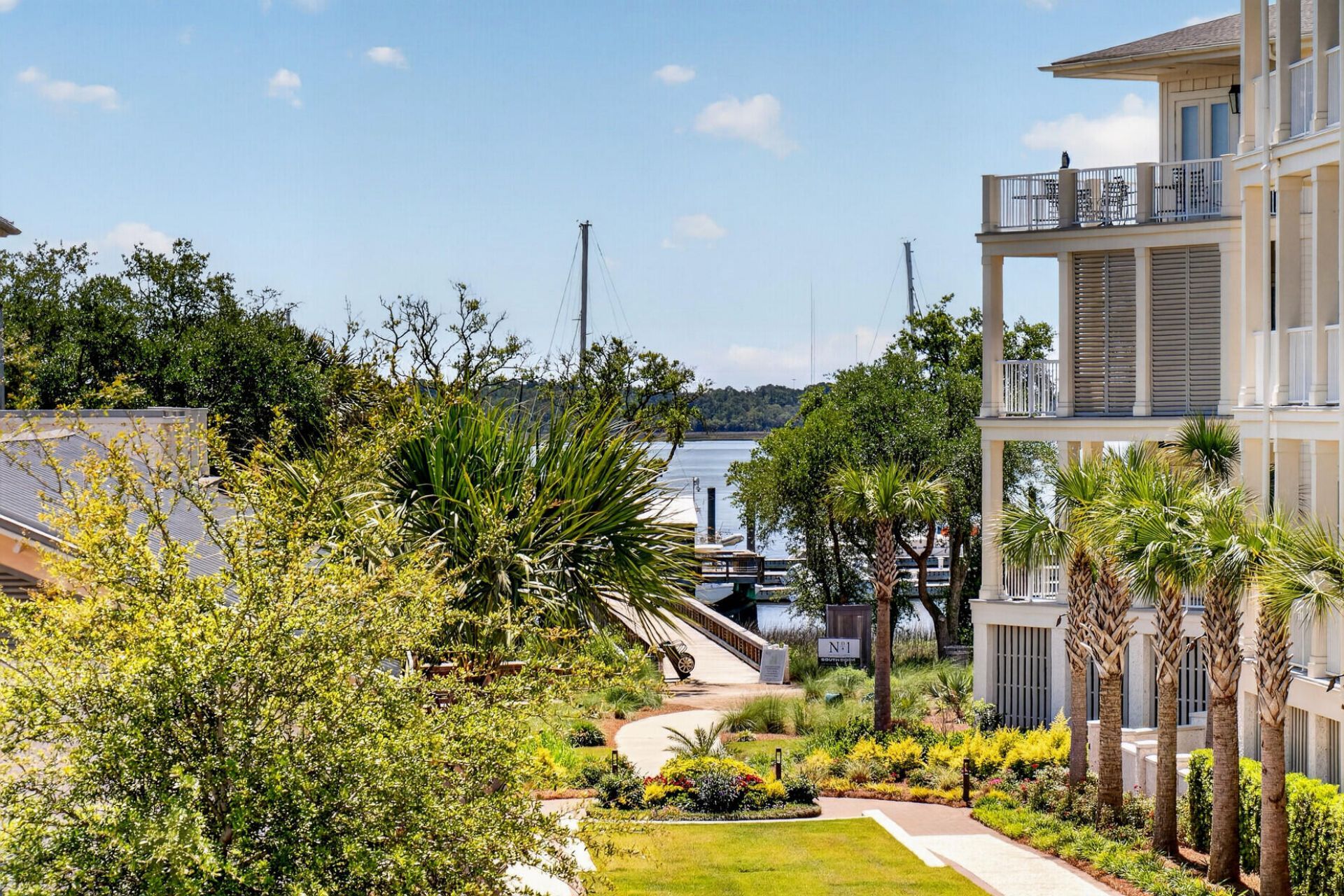 301 Longshore Street Photo 6