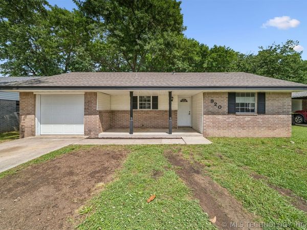 920 Crestview Street , Ada, OK 74820