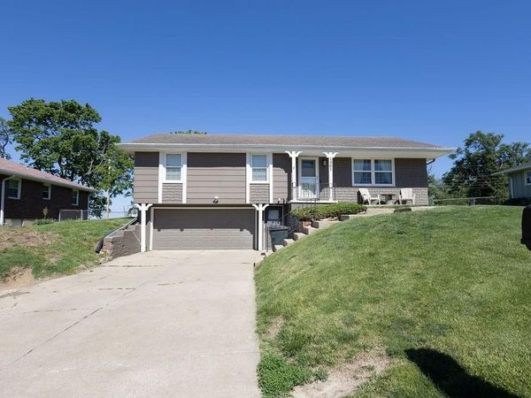 1501 Tamara Drive, St Joseph, MO 64506