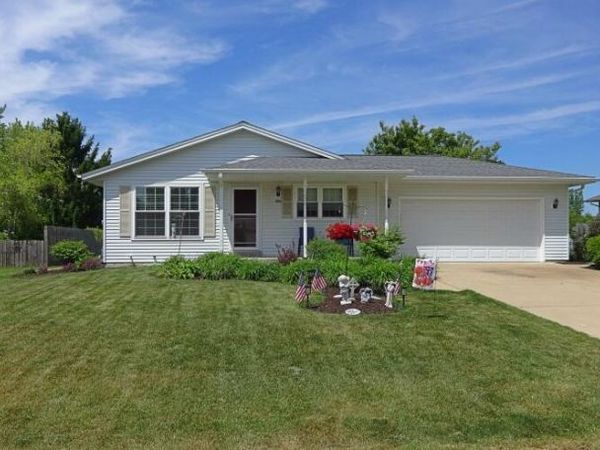 406 Prairie Hill Way, Waterford, WI 53185