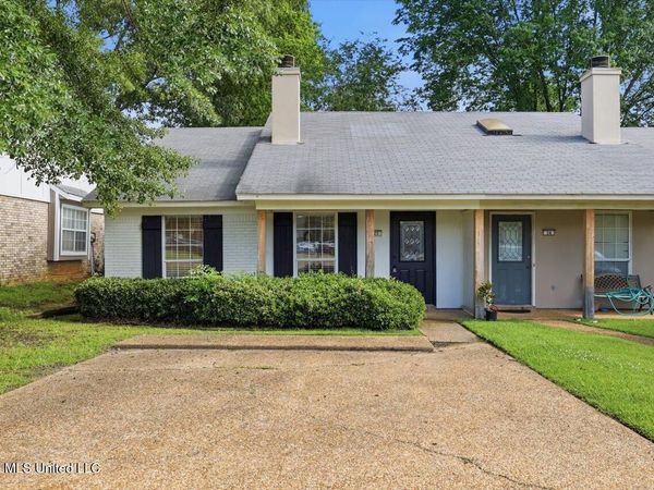 23 Meadowoods Place, Jackson, MS 39211