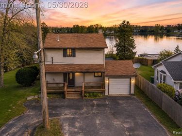 10094 Elizabeth Lake Road, White Lake Twp, MI 48386