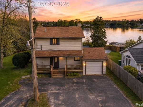 10094 Elizabeth Lake Road, White Lake Twp, MI 48386