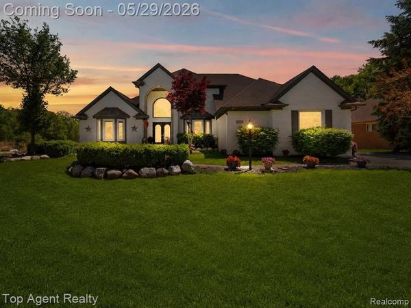 43912 Trillium Drive, Sterling Heights, MI 48314