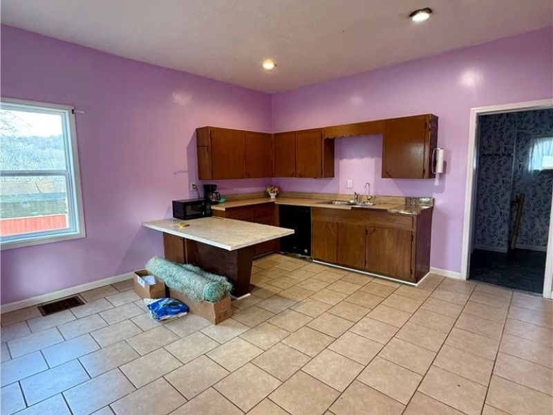 1002 Jefferson , Bergholz, OH 43908 Photo 8