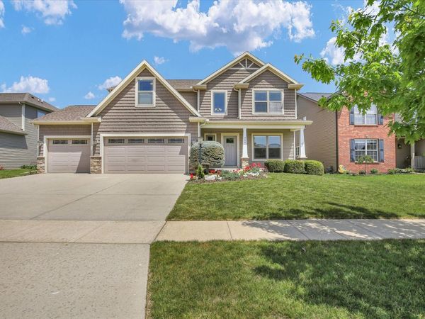 306 Preston Street , Savoy, IL 61874
