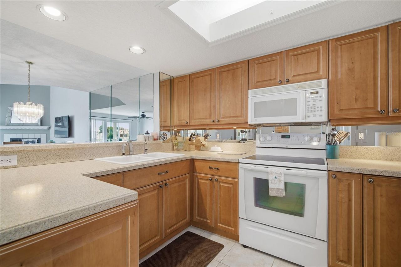 643 Garland Circle, Indian Rocks Beach, FL 33785 Photo