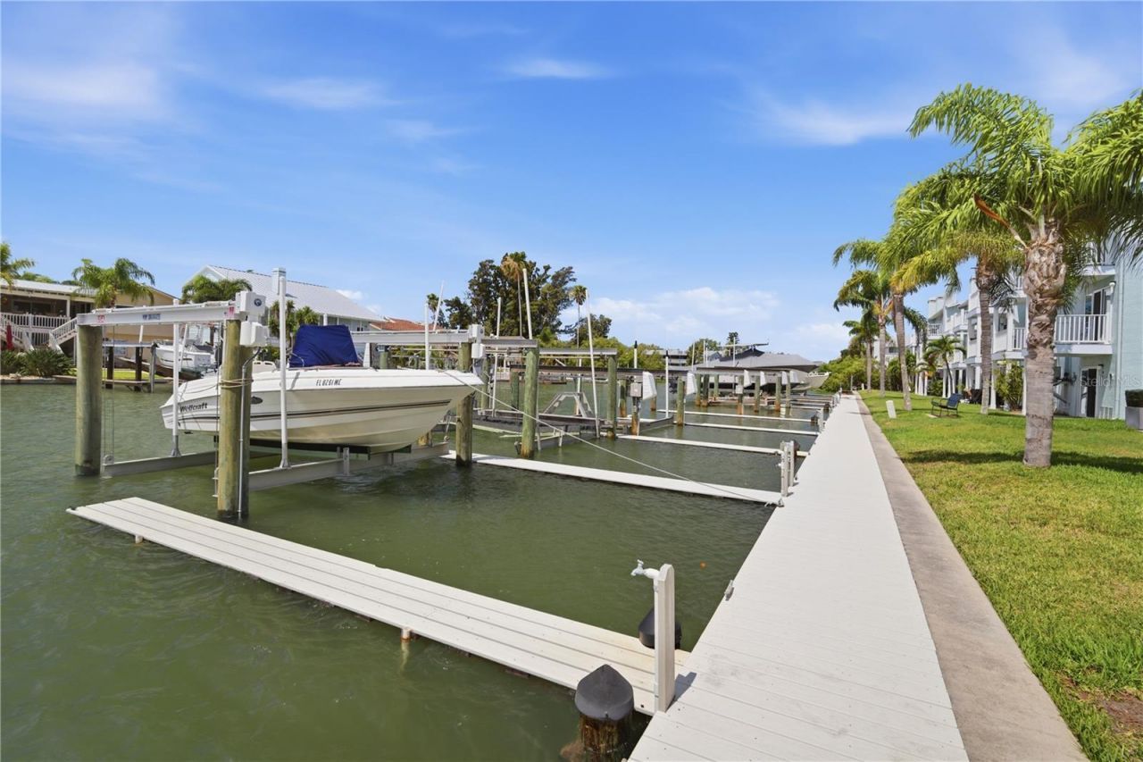 643 Garland Circle, Indian Rocks Beach, FL 33785 Photo