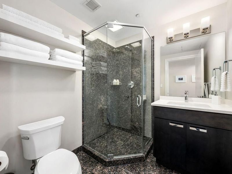 1 Miranova Place, Unit 1605, Columbus, OH 43215 Photo 23