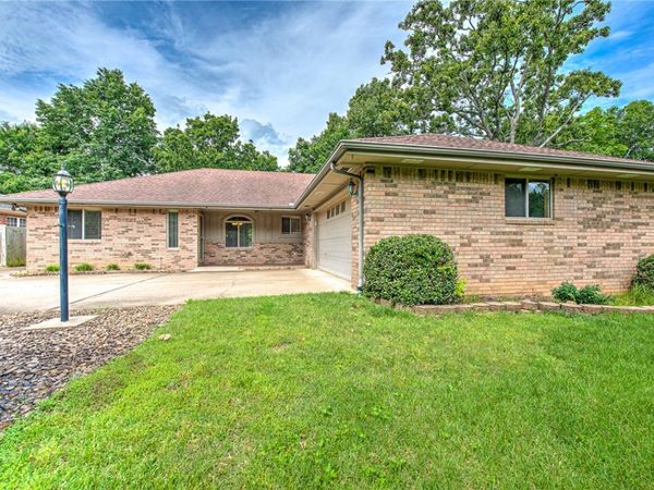 7 Shanklin Drive , Bella Vista, AR 72715