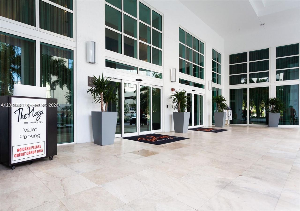 951 Brickell Ave , Unit 609, Miami, FL 33131 Photo