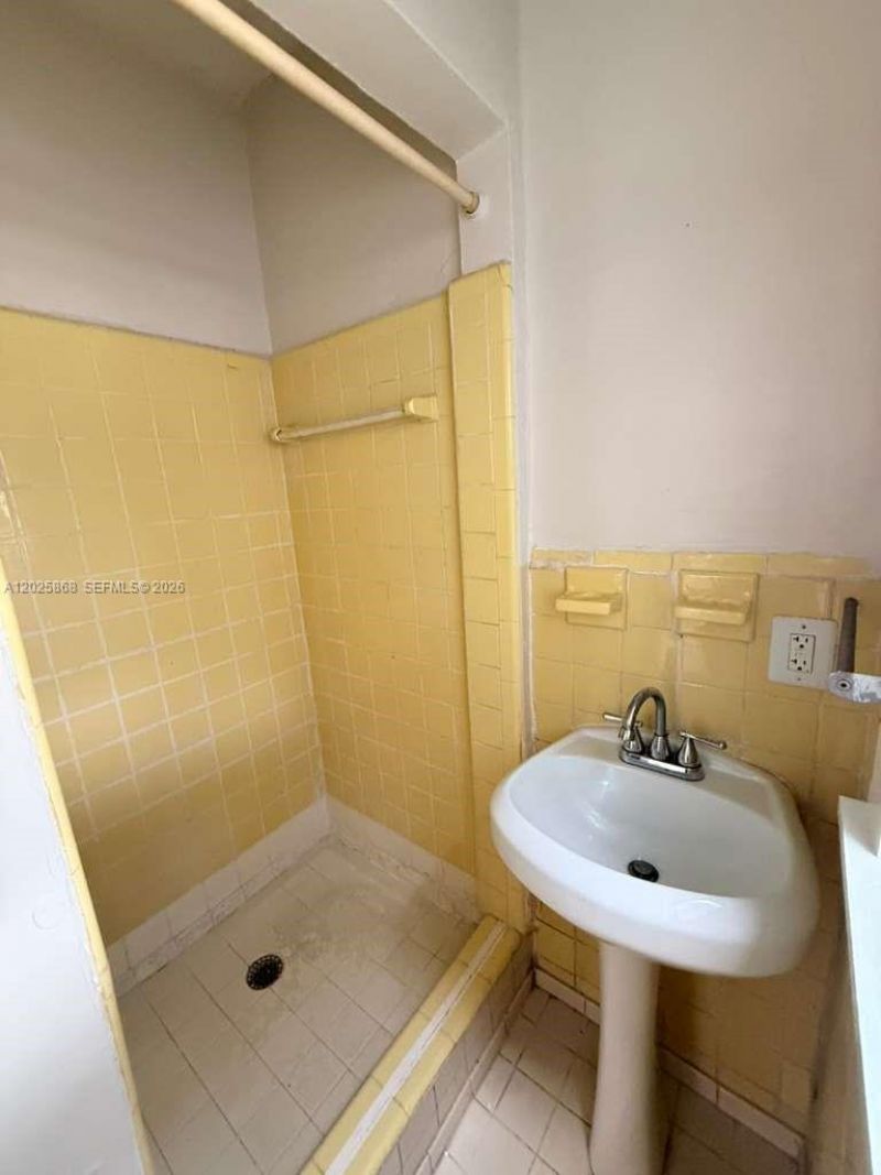 1919 SW 2nd St , Unit B, Miami, FL 33135 Photo