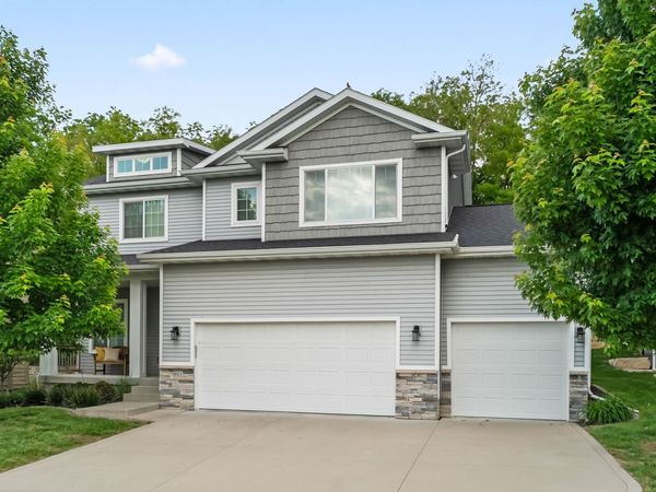 901 S 93rd Street, West Des Moines, IA 50266