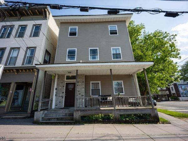 302 Front St, Belvidere, NJ 07823