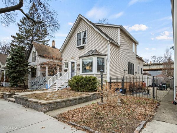 2124 W EASTWOOD Avenue , Chicago, IL 60625