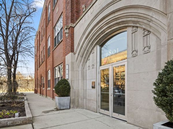 1801 W Larchmont Avenue, Unit 404, Chicago, IL 60613