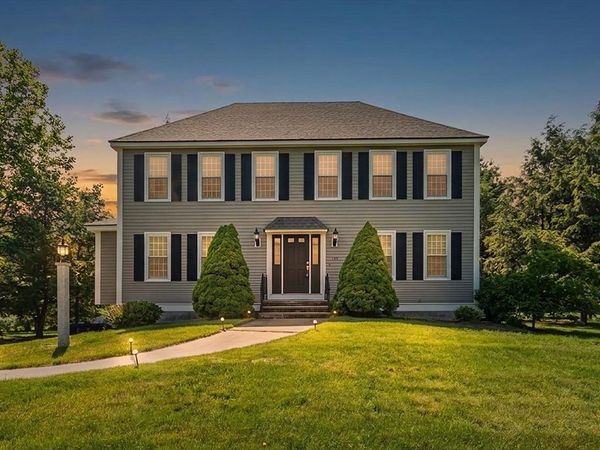 157 Rolling Meadow Dr, Holliston, MA 01746