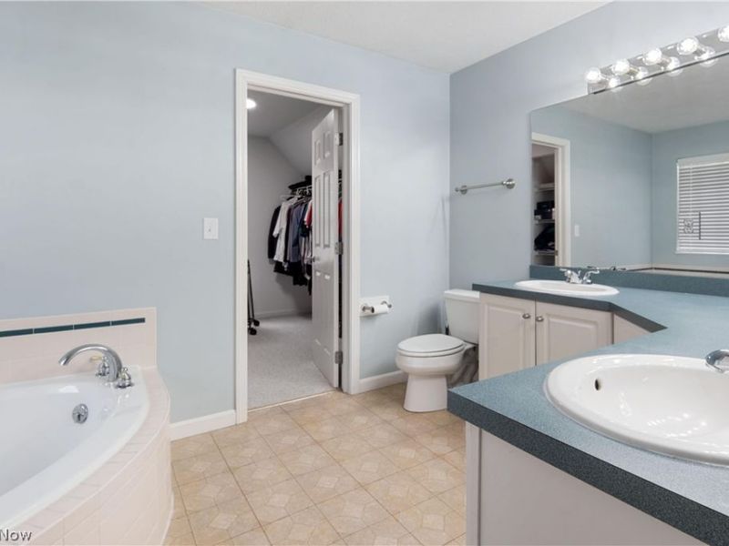 2024 Deer Meadow Boulevard , Streetsboro, OH 44241 Photo 14