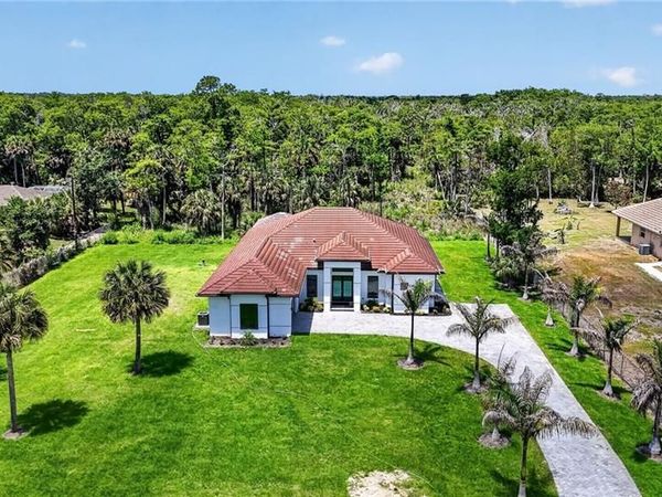 563 15th ST NW, NAPLES, FL 34120