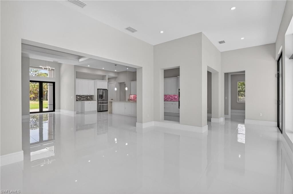 563 15th St Nw, Naples, FL 34120 Photo