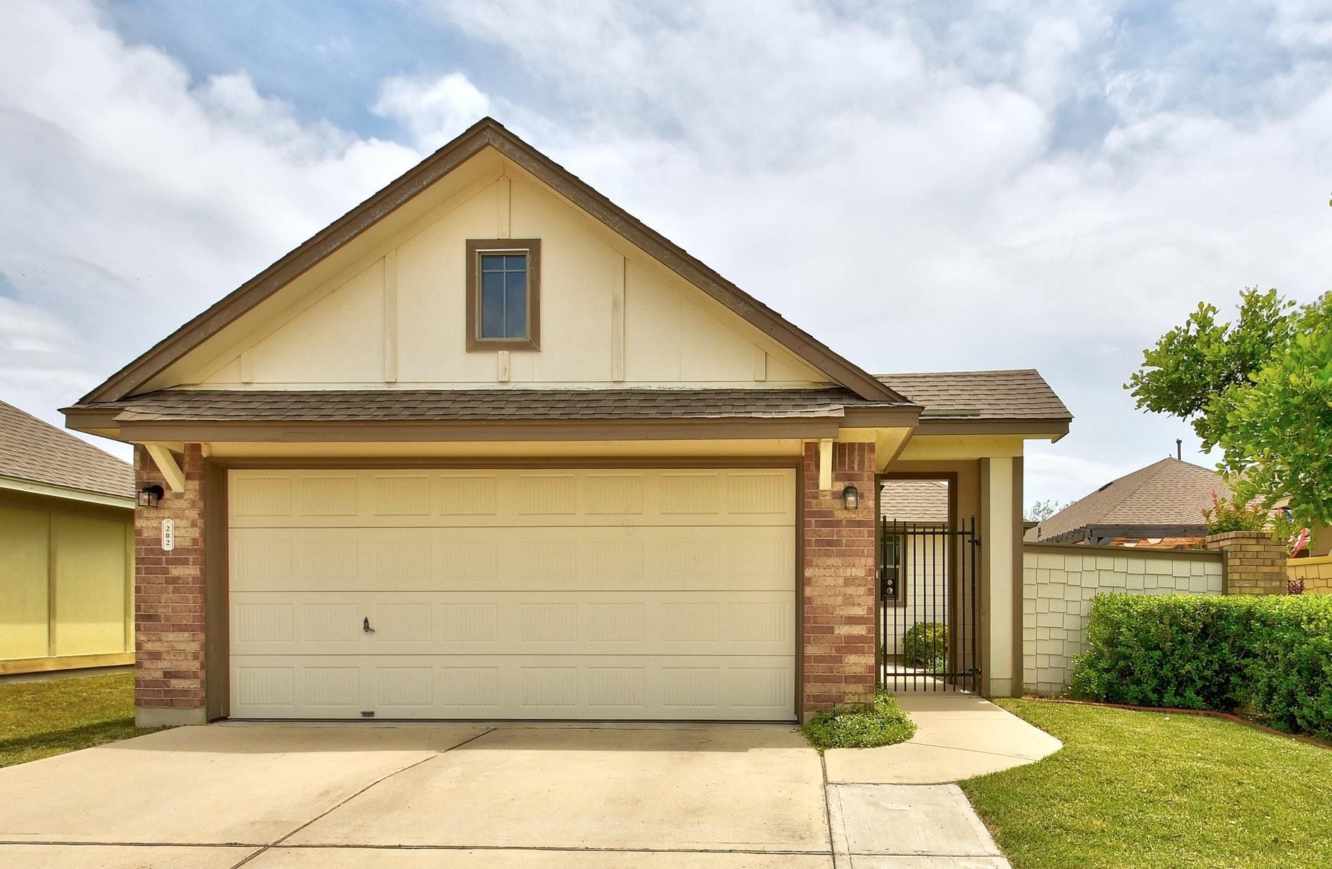 202 Silo St, San Marcos, TX 78666 Main Photo