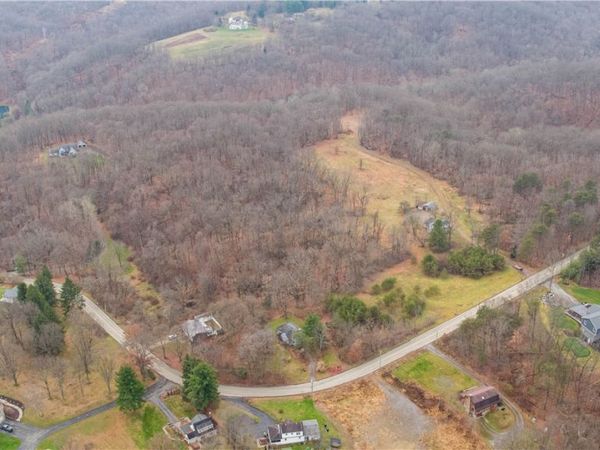 224 Indianola Rd, Cheswick, PA 15024