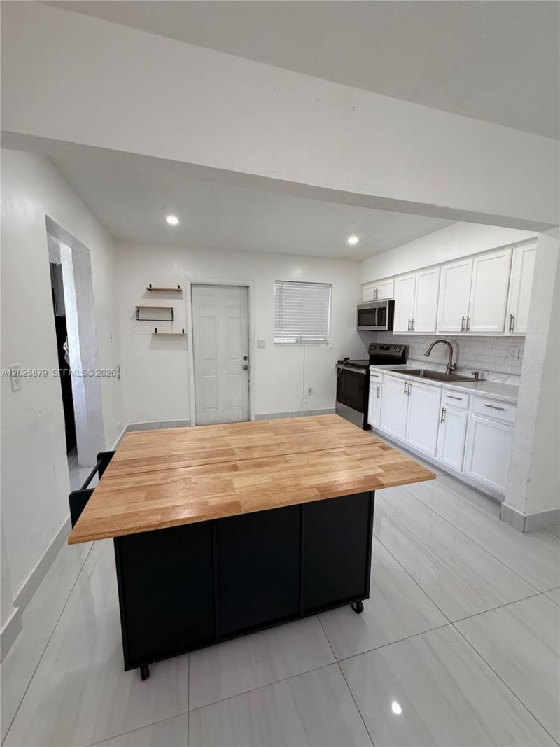 1816 NW 25th Ter, Unit 1, Fort Lauderdale, FL 33311 Photo