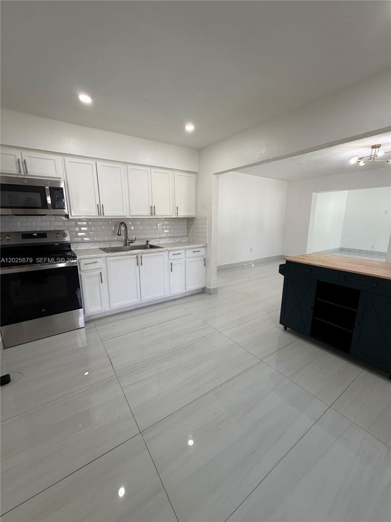 1816 NW 25th Ter, Unit 1, Fort Lauderdale, FL 33311 Photo