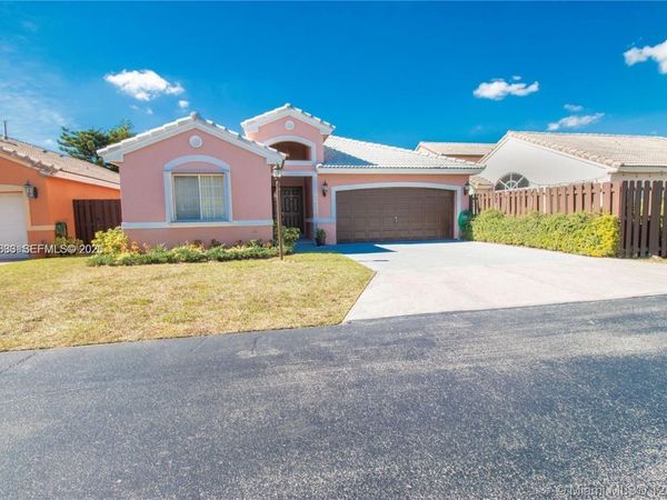 8224 SW 157th Ct , Miami, FL 33193