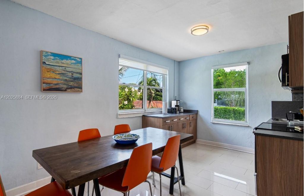 2255 SW 10th St , Unit B, Miami, FL 33135 Photo