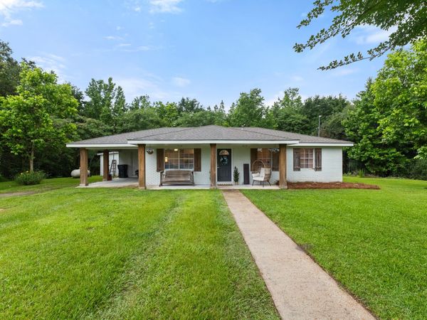 145 R Thompson, Lumberton, MS 39455