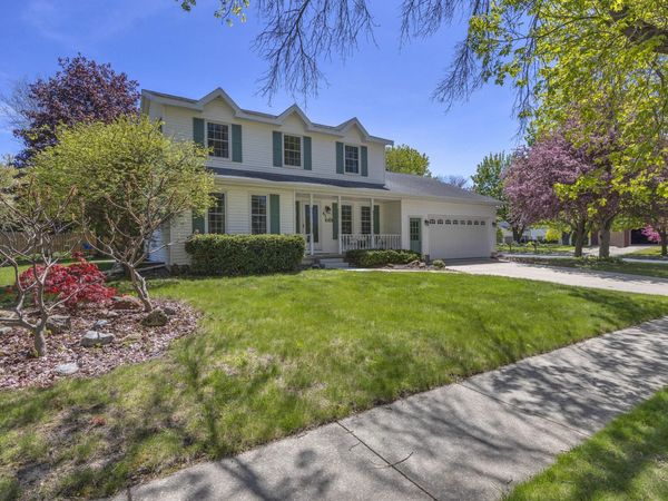 87 Eastbrook Ln, Fond Du Lac, WI 54935