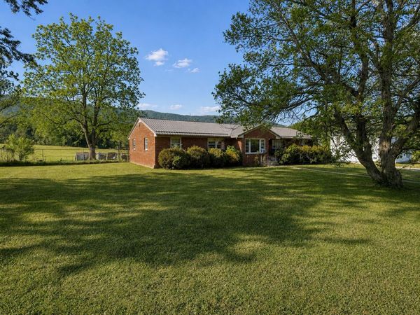 2088 S Seneca Trl, Peterstown, WV 24963