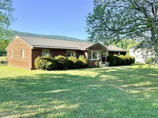 2088 S Seneca Trl, Peterstown, WV 24963