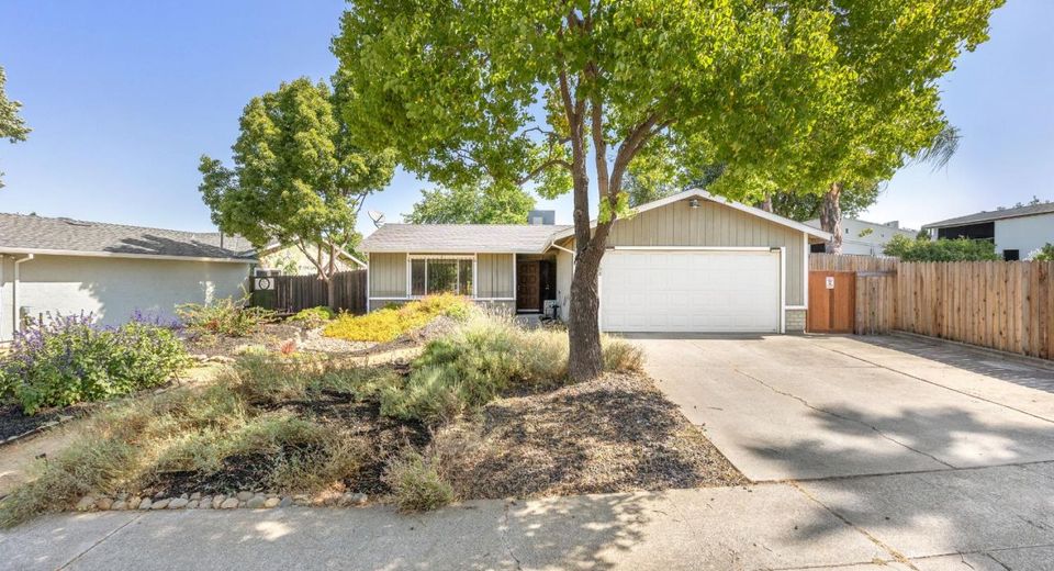 7404 Saxon, Sacramento, CA 95842 Photo