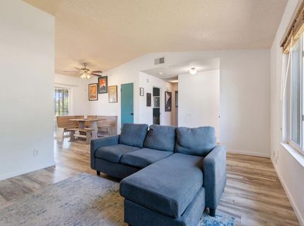 7404 Saxon, Sacramento, CA 95842 Photo