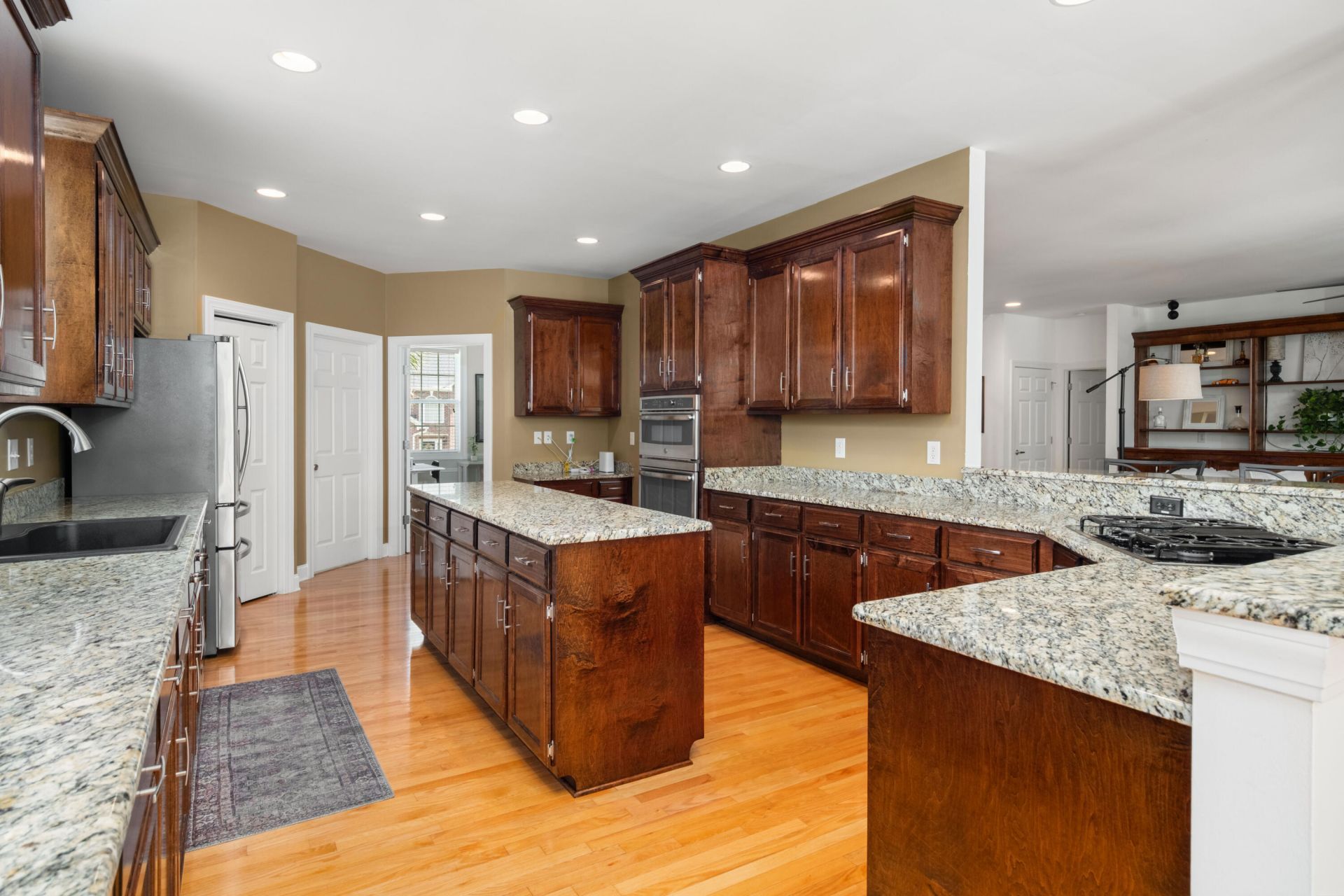 8730 Alexandria Drive Photo 25