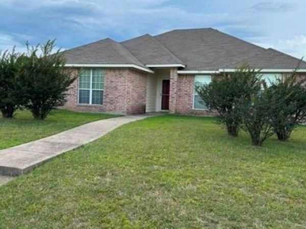 201 Wildcat Drive , Lacy Lakeview, TX 76705