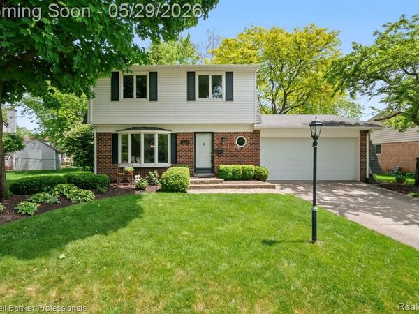 9310 Oakcliffe Drive, Plymouth Twp, MI 48170