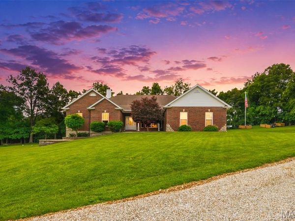 20 Valley Ridge Court , Hawk Point, MO 63349