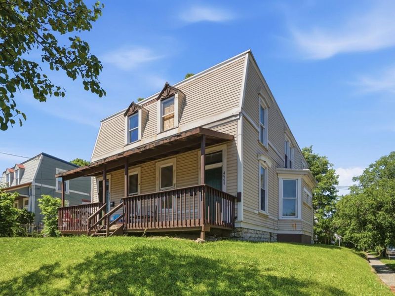 4569 N Edgewood Avenue, Cincinnati, OH 45232 Photo 3