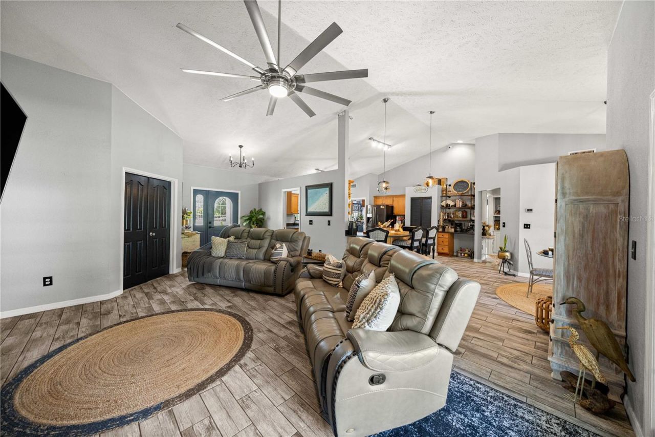 495 Fisher Road, Ocklawaha, FL 32179 Photo