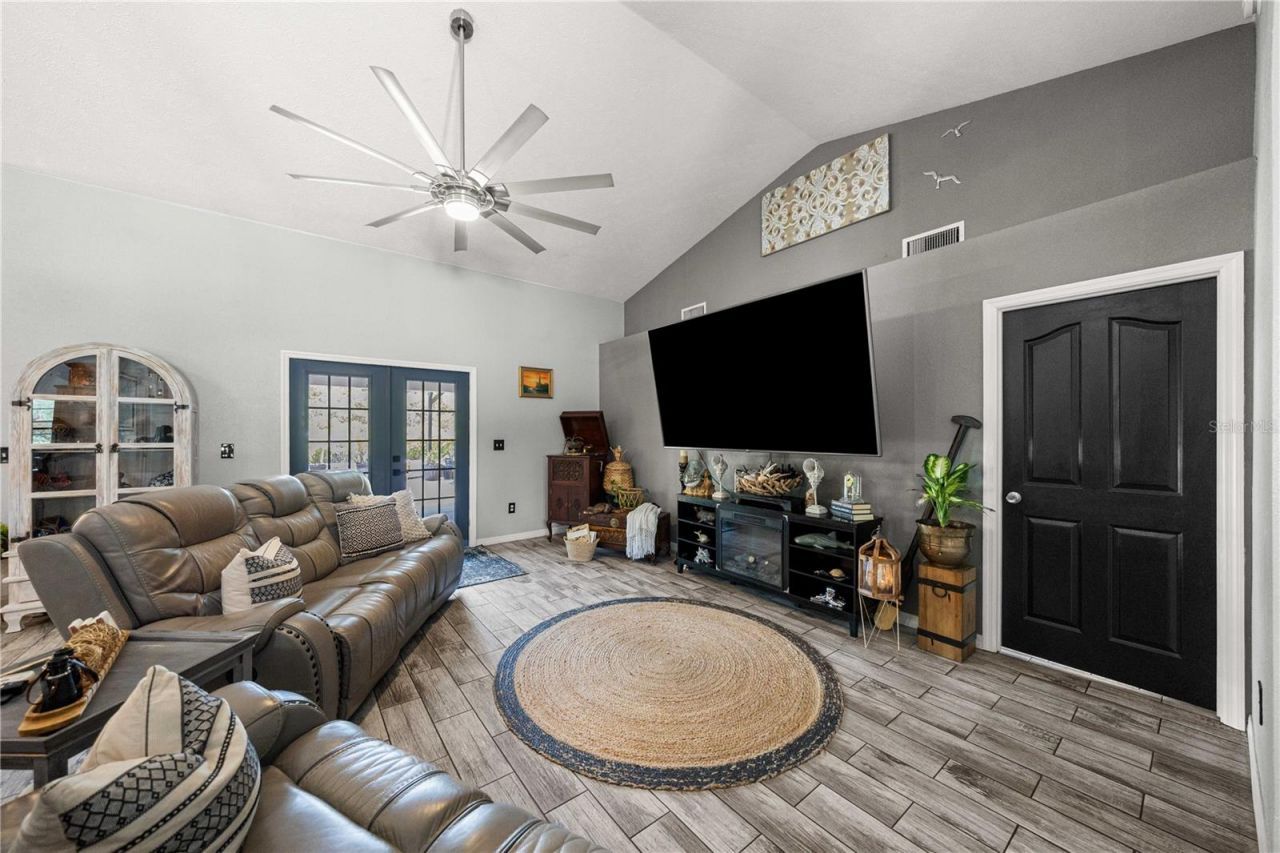 495 Fisher Road, Ocklawaha, FL 32179 Photo