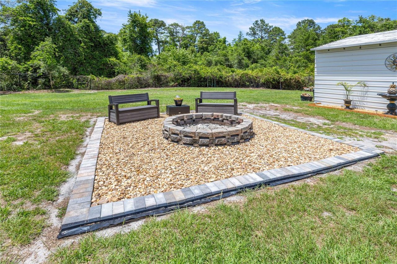 495 Fisher Road, Ocklawaha, FL 32179 Photo