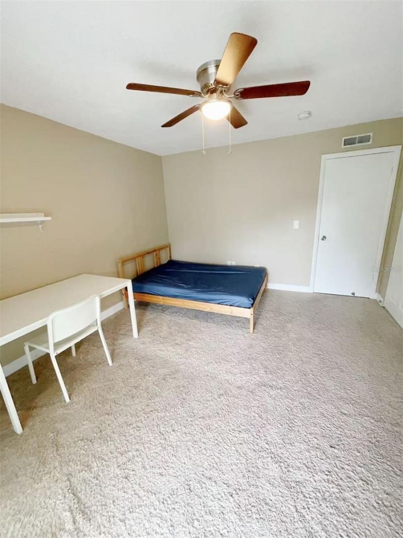 14402 Reuter Strasse Circle, Unit 223, Tampa, FL 33613 Photo