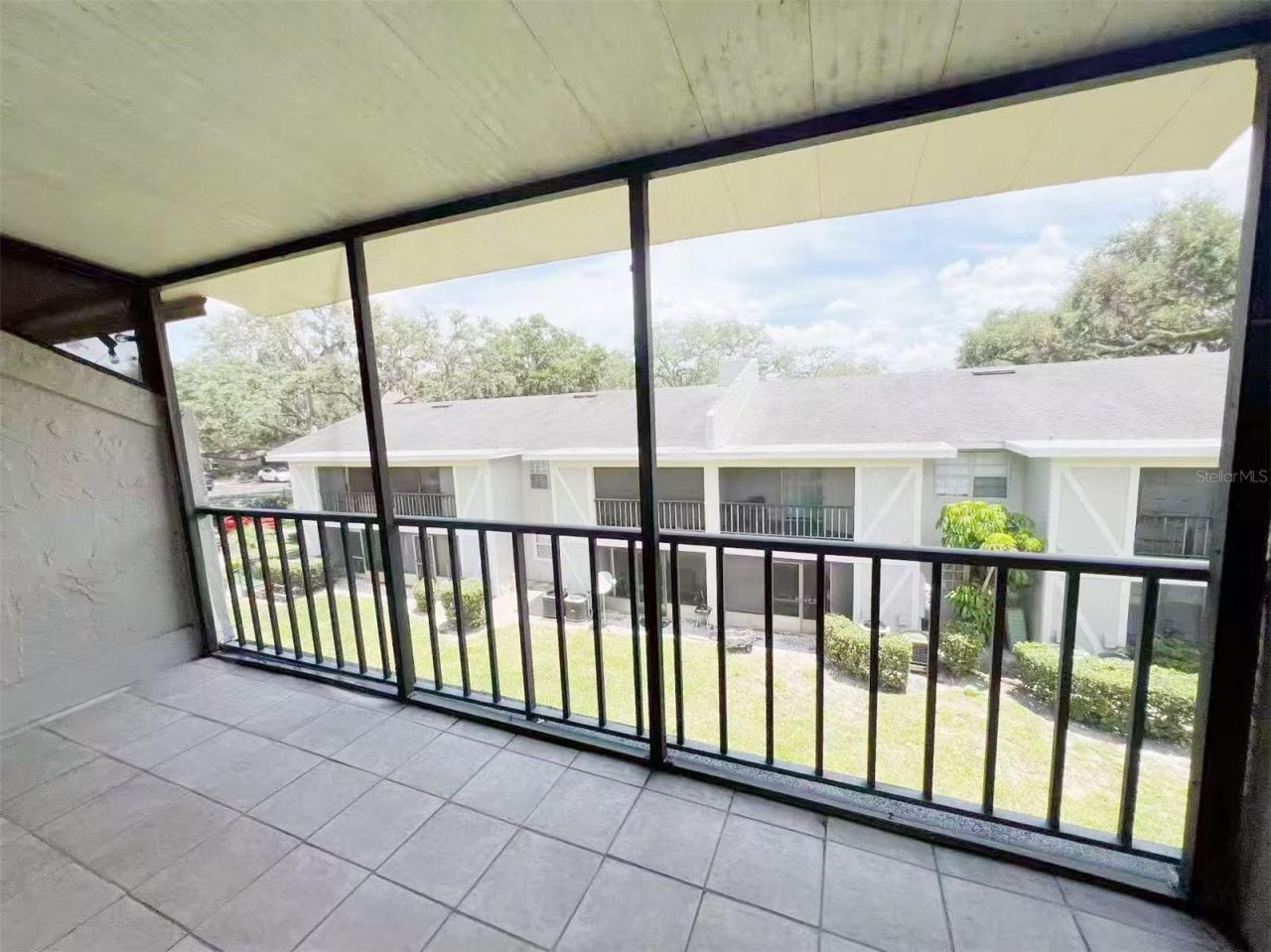 14402 Reuter Strasse Circle, Unit 223, Tampa, FL 33613 Photo