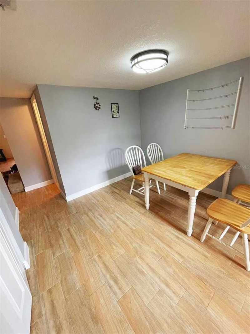 14402 Reuter Strasse Circle, Unit 223, Tampa, FL 33613 Photo