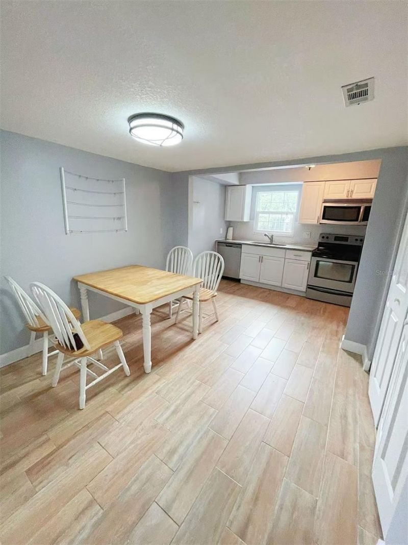 14402 Reuter Strasse Circle, Unit 223, Tampa, FL 33613 Photo